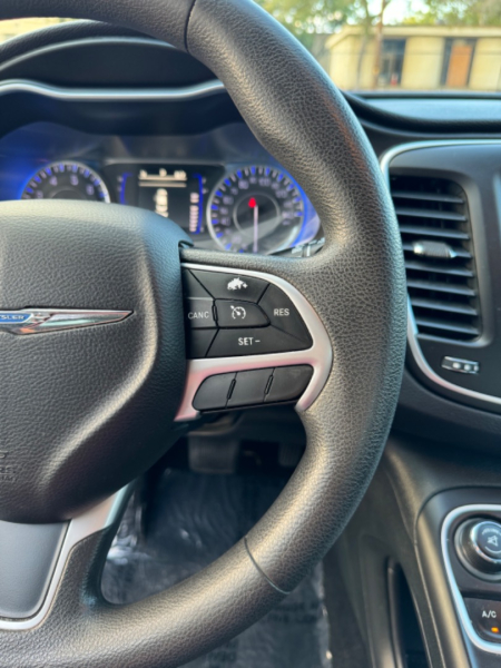 Chrysler 200-Series 2015 price $6,799