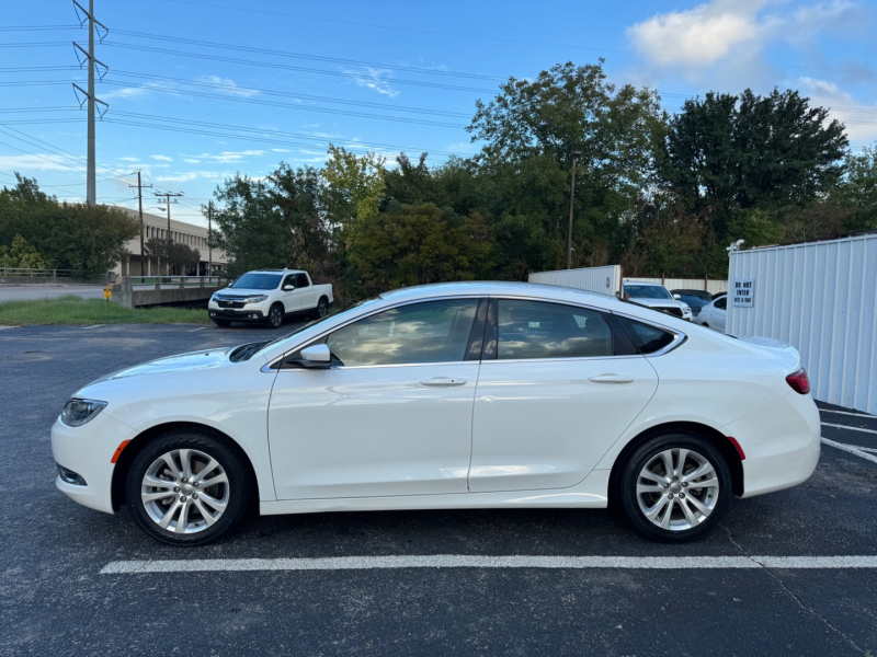 Chrysler 200-Series 2015 price $6,499