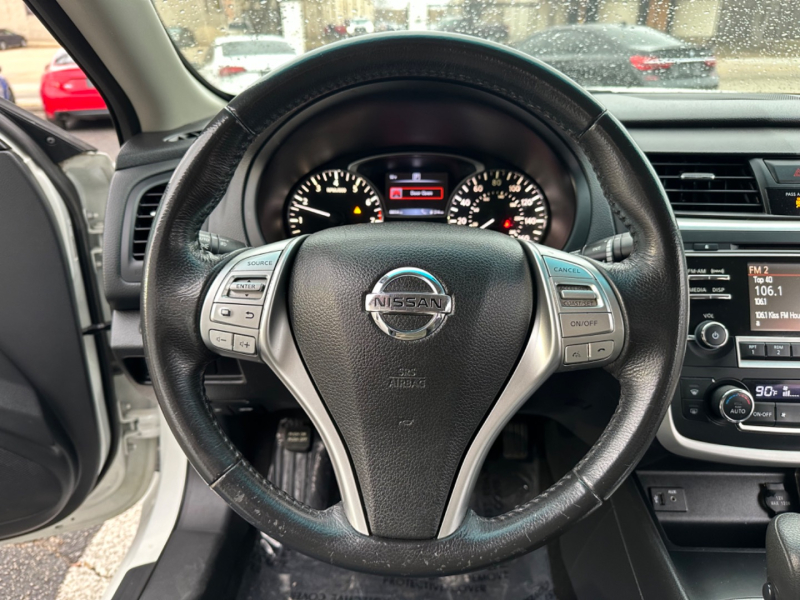 Nissan Altima 2016 price $11,999