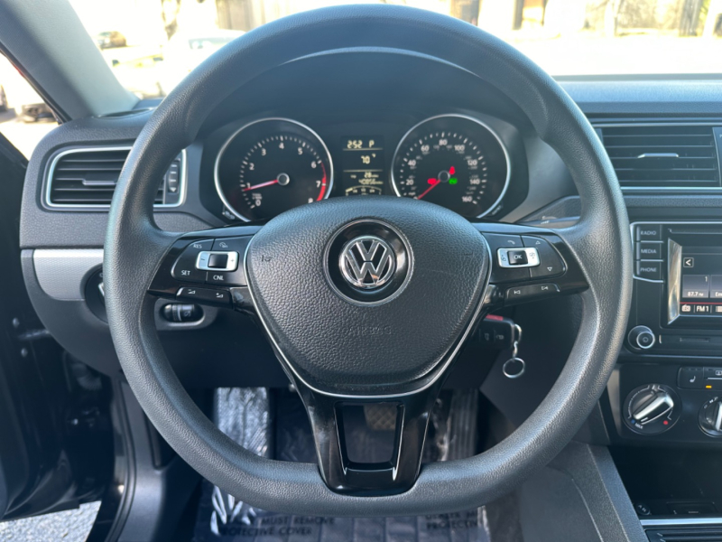 Volkswagen Jetta 2017 price $11,699