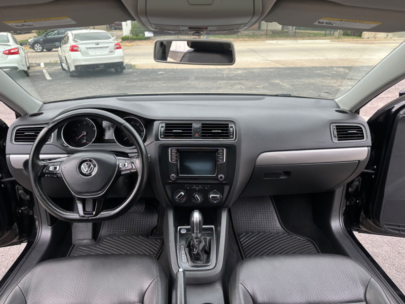 Volkswagen Jetta 2018 price $13,499