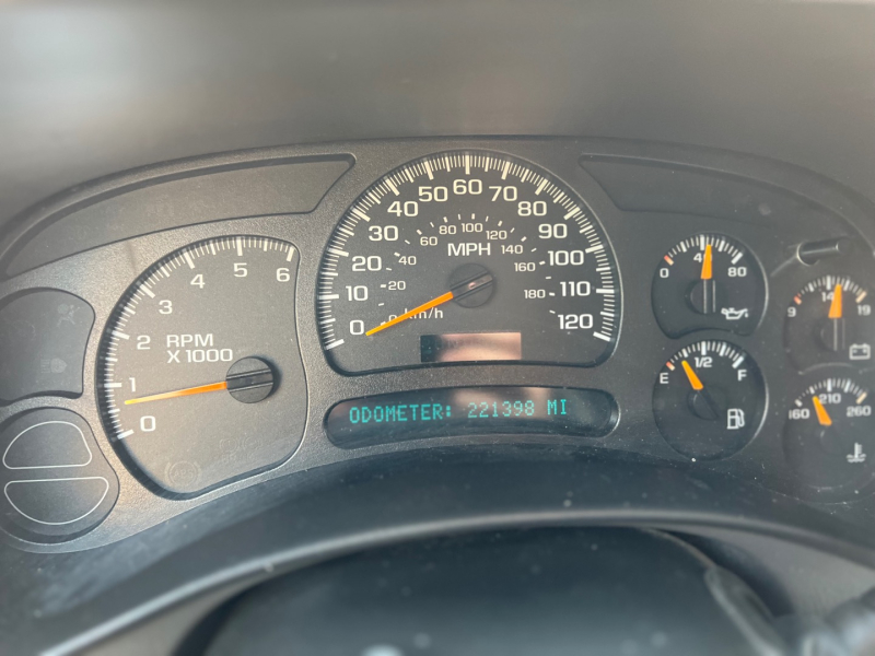 Chevrolet Tahoe 2004 price $3,500