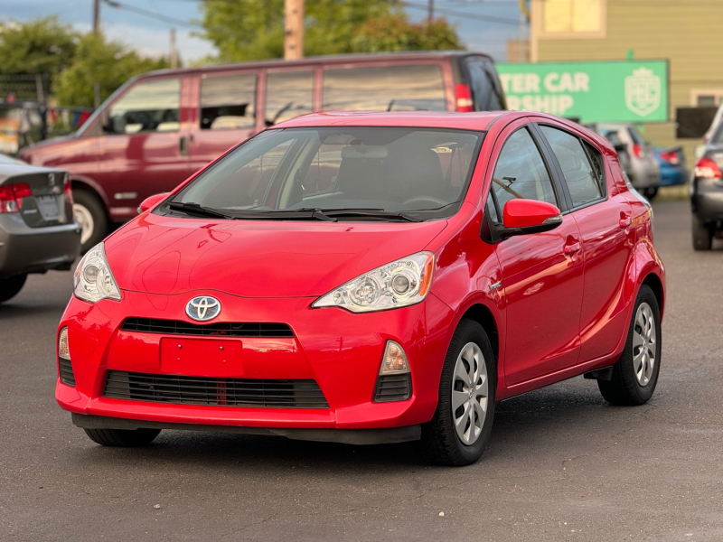 Toyota Prius c 2014 price $10,495