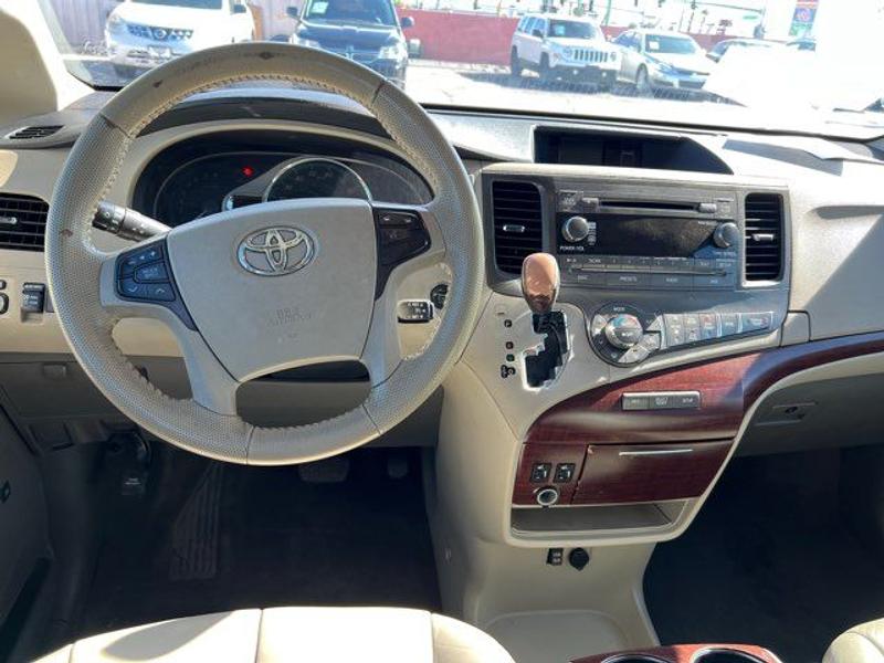 Toyota Sienna 2011 price $13,555