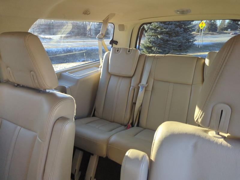 Lincoln Navigator L 2015 price $14,995
