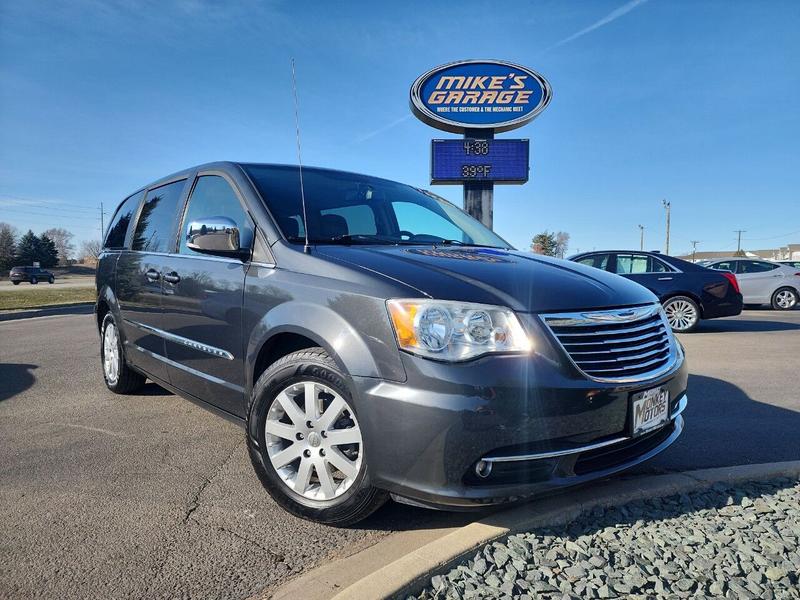 Chrysler Town and Country 2011 price $9,995