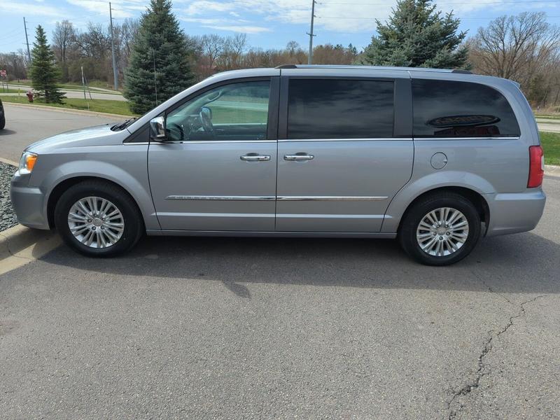 Chrysler Town and Country 2015 price $12,995