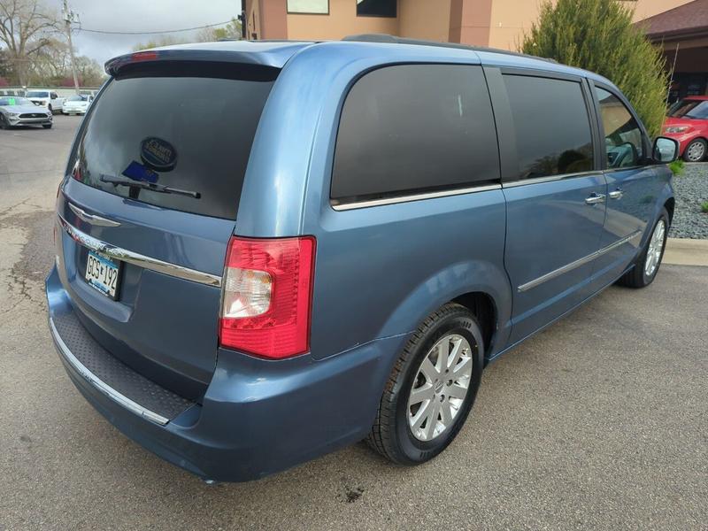Chrysler Town and Country 2011 price $6,995