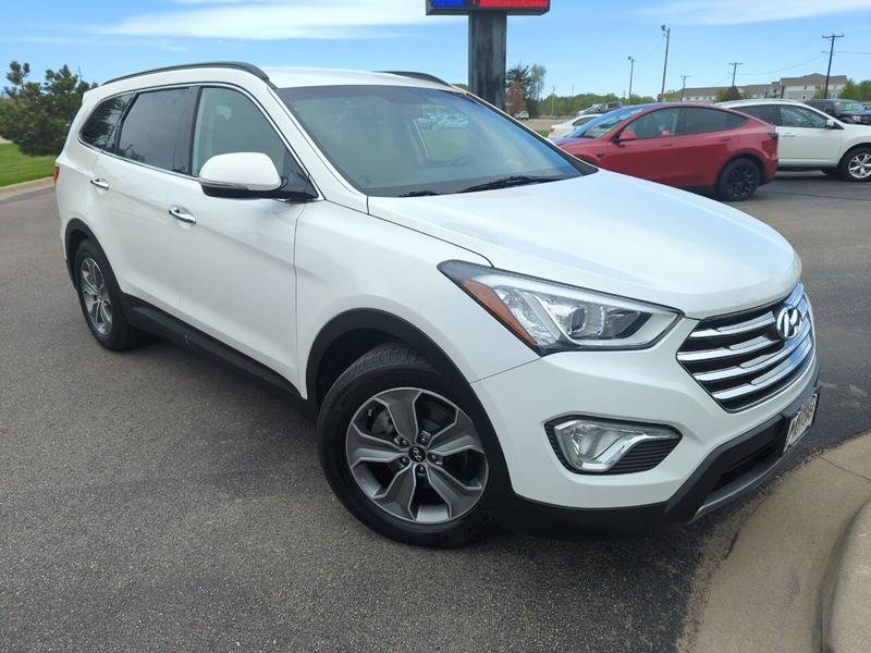 Hyundai Santa Fe 2014 price $13,995