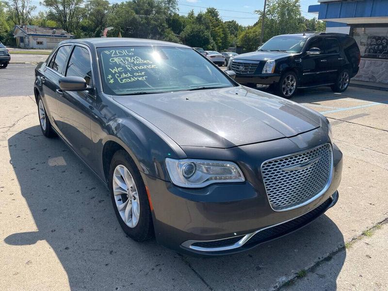Chrysler 300 2016 price $13,999