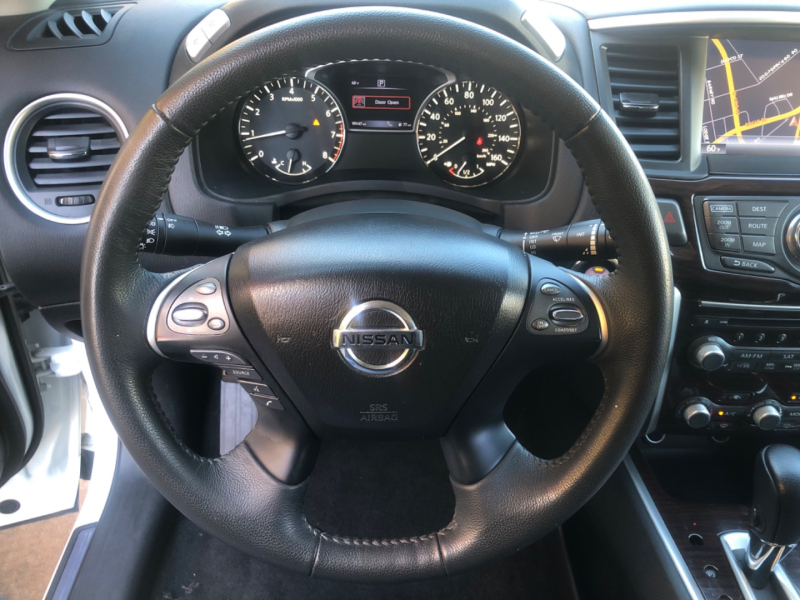Nissan Pathfinder 2016 price $13,995