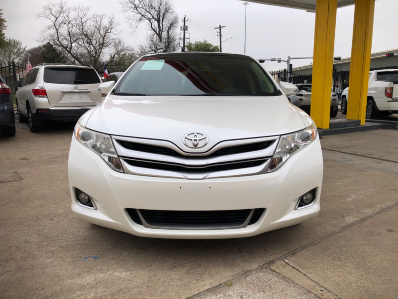 Toyota Venza 2015 price $17,695