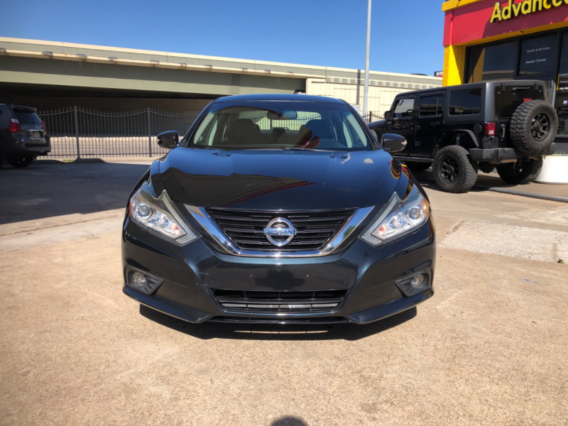 Nissan Altima 2017 price $15,495