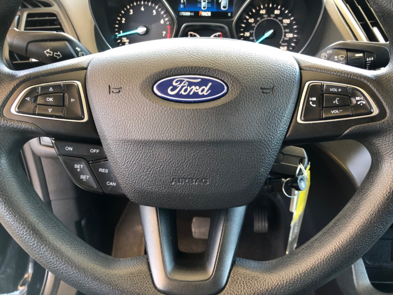 Ford Escape 2018 price $13,700
