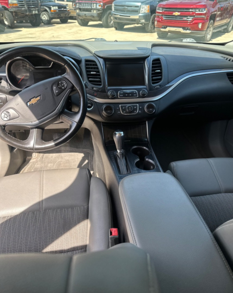 Chevrolet Impala 2019 price $17,999