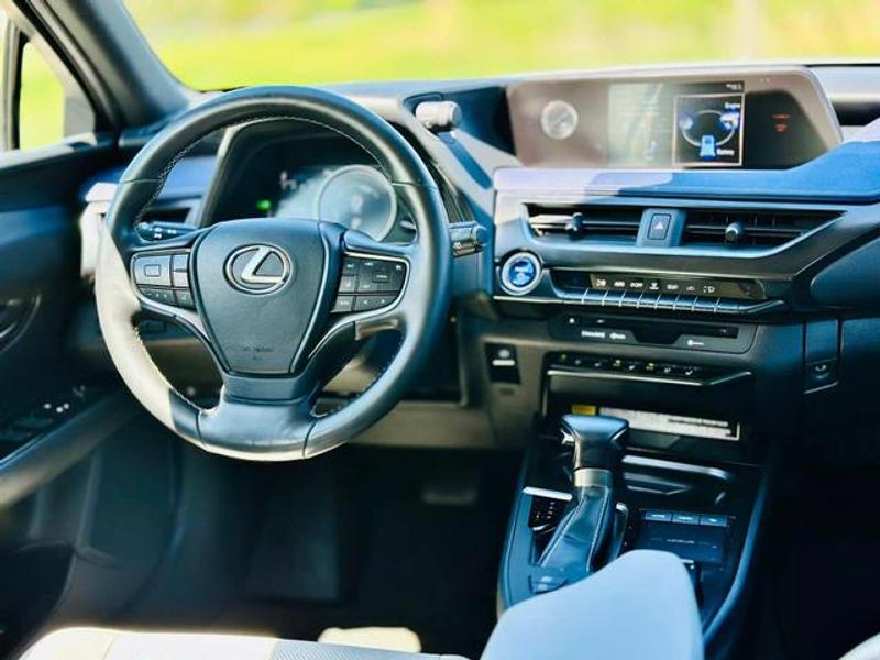 Lexus UX 2020 price $33,995