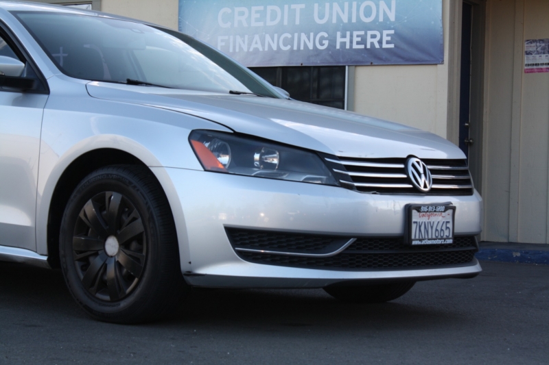 Volkswagen Passat 2015 price $7,990