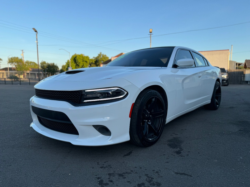 Dodge Charger 2015 price $17,999