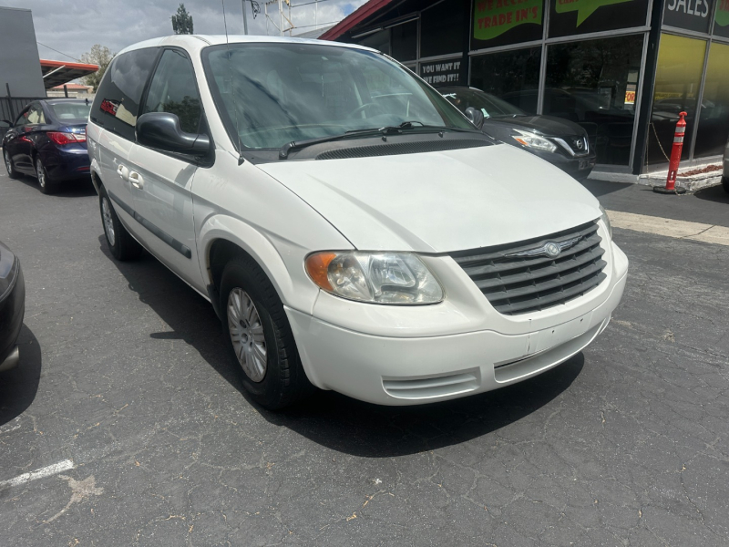 Chrysler Town & Country 2005 price $0