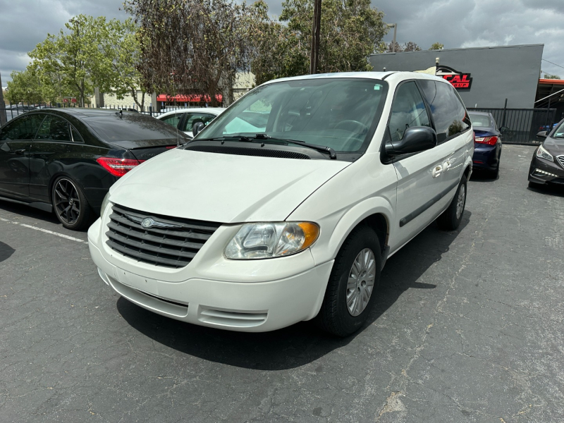 Chrysler Town & Country 2005 price $0