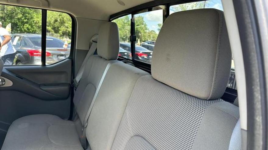 Nissan Frontier Crew Cab 2018 price $18,990