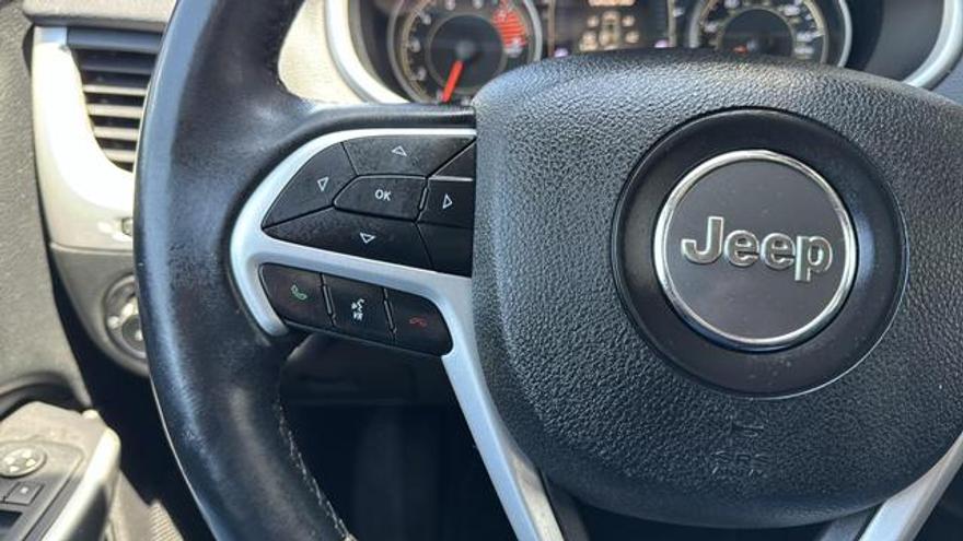 Jeep Cherokee 2018 price $15,990