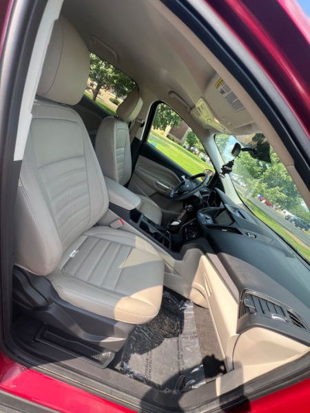 Ford Escape 2018 price $15,495