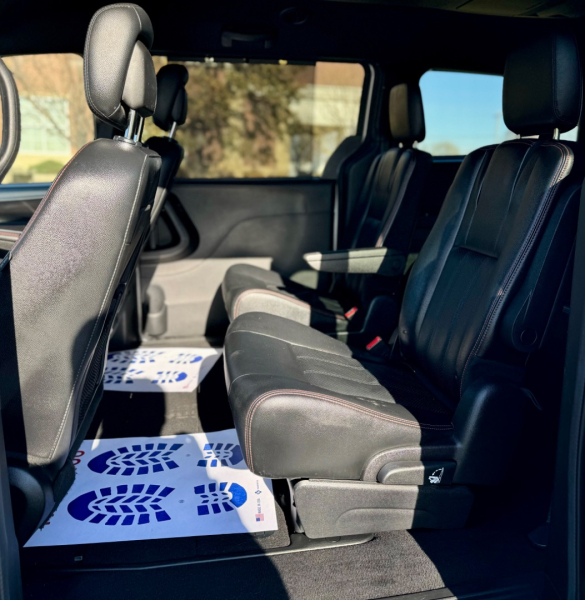 Dodge Grand Caravan 2019 price $15,995