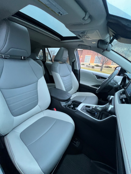 Toyota RAV4 2019 price $22,995