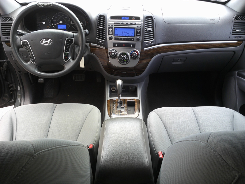 Hyundai Santa Fe 2010 price $4,550