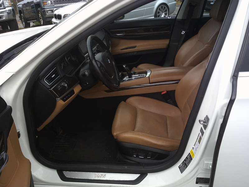 BMW 7-Series 2012 price $16,550