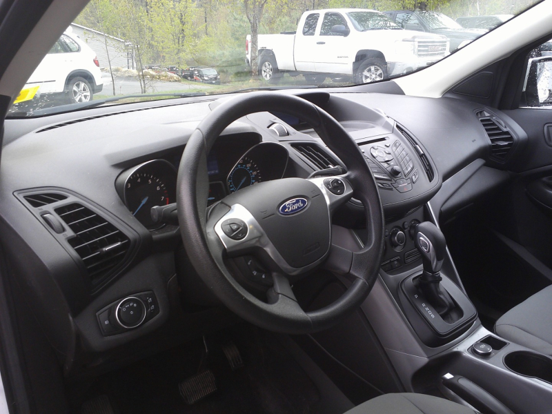 Ford Escape 2015 price $8,550
