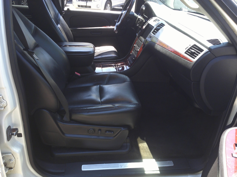 Cadillac Escalade 2008 price $8,750