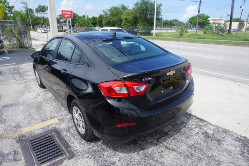Chevrolet Cruze 2019 price $8,499