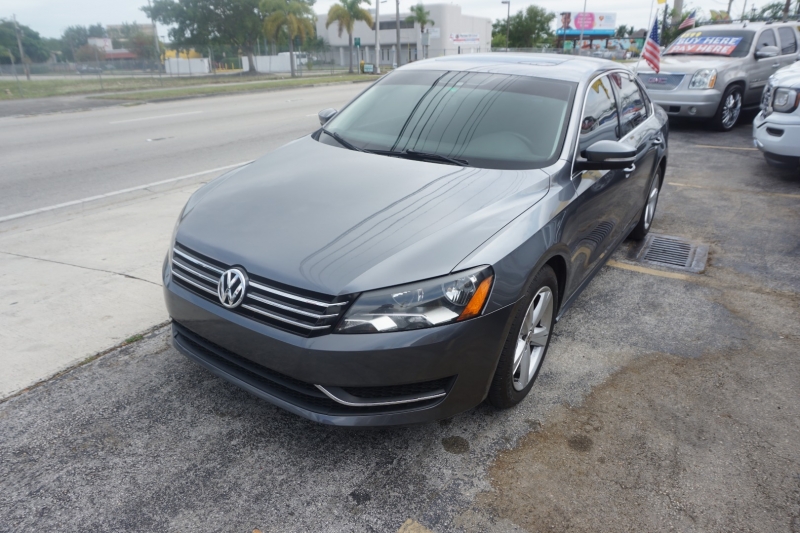 Volkswagen Passat 2013 price $4,499