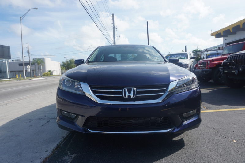 Honda Accord Sedan 2015 price $14,999