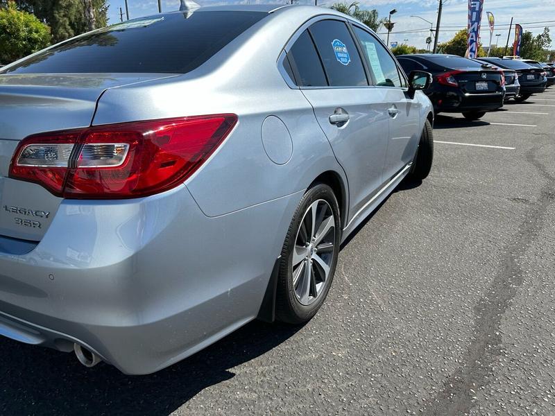 Subaru Legacy 2017 price 