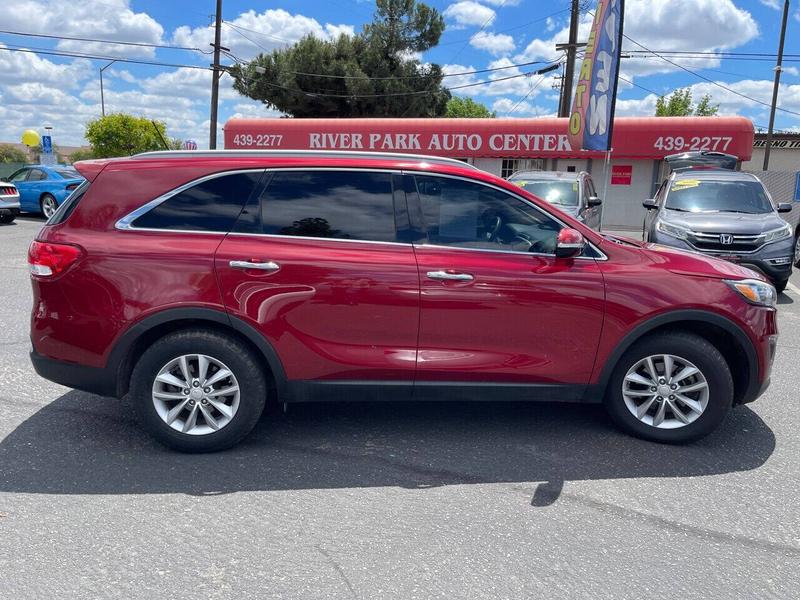 Kia Sorento 2016 price $14,777