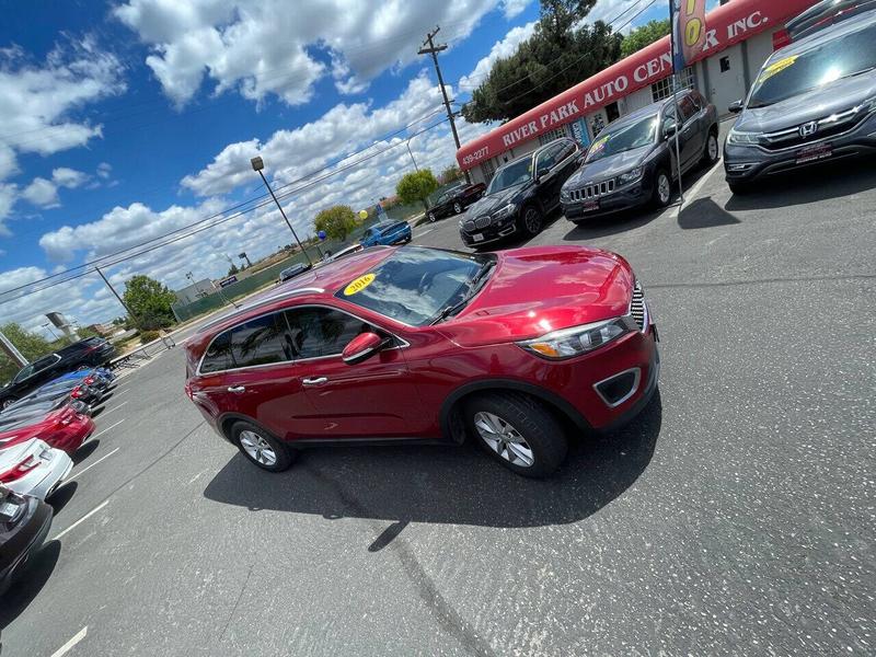 Kia Sorento 2016 price $14,777