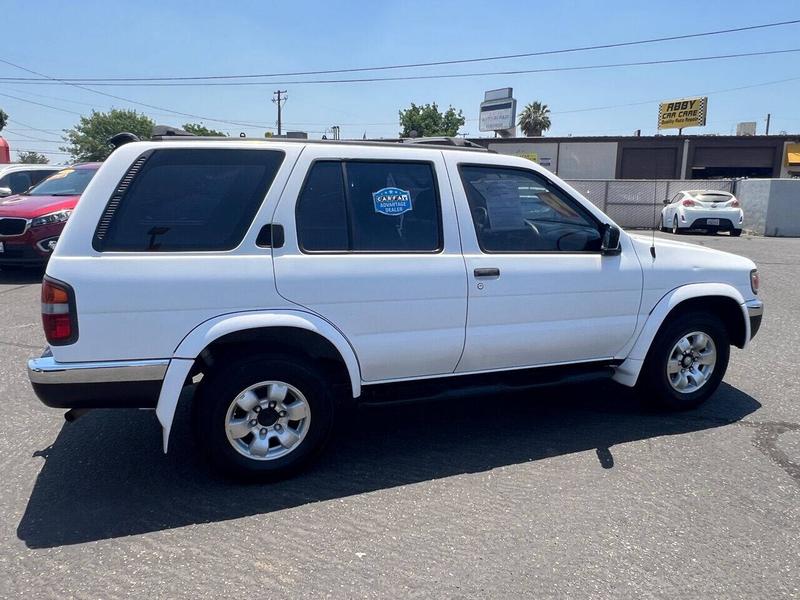 Nissan Pathfinder 1999 price $5,777