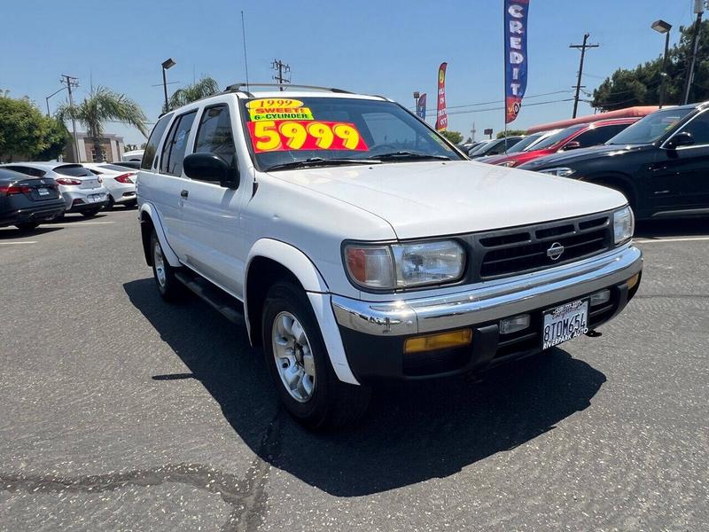 Nissan Pathfinder 1999 price $5,777