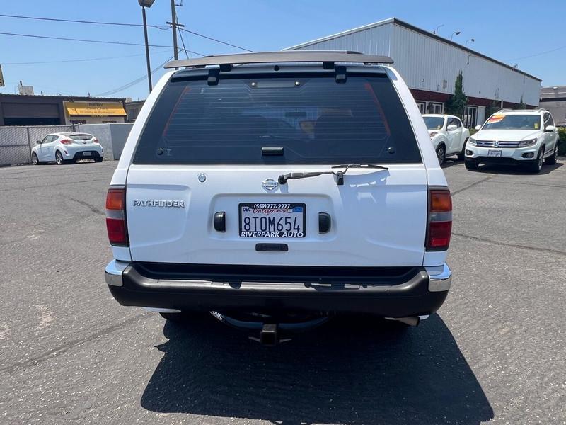 Nissan Pathfinder 1999 price $5,777