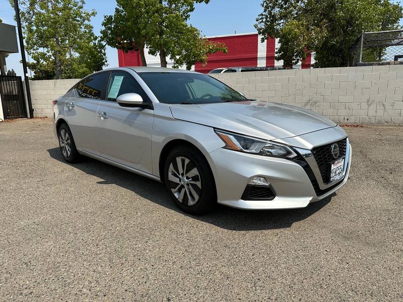 Nissan Altima 2020 price $15,888