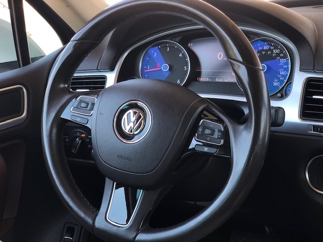 Volkswagen Touareg 2014 price $12,900