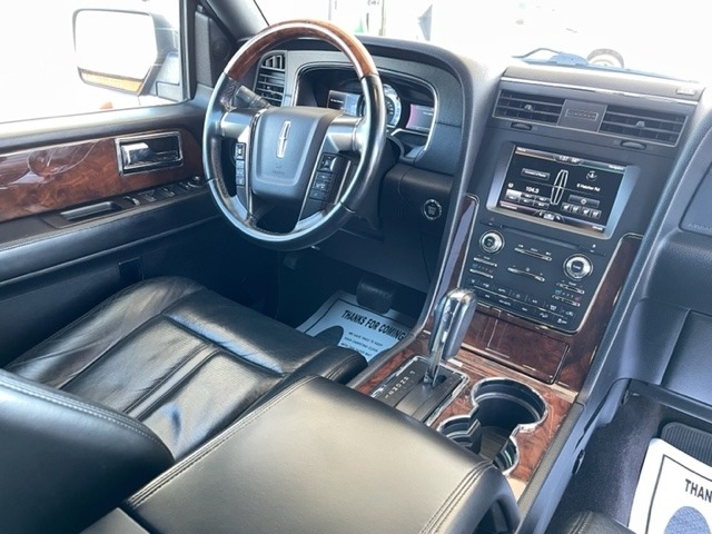 Lincoln Navigator 2015 price $19,500