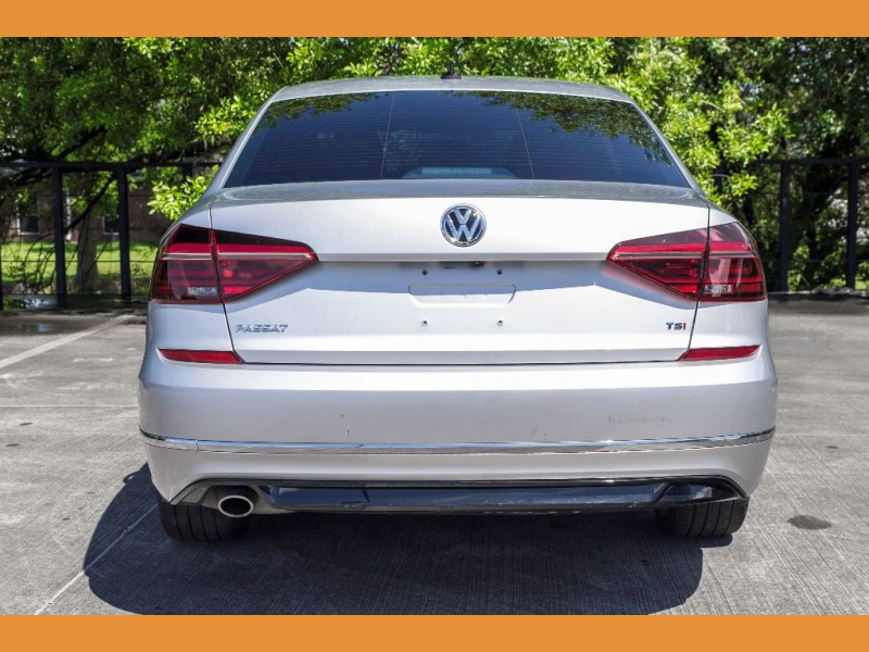 Volkswagen Passat 2018 price $15,980