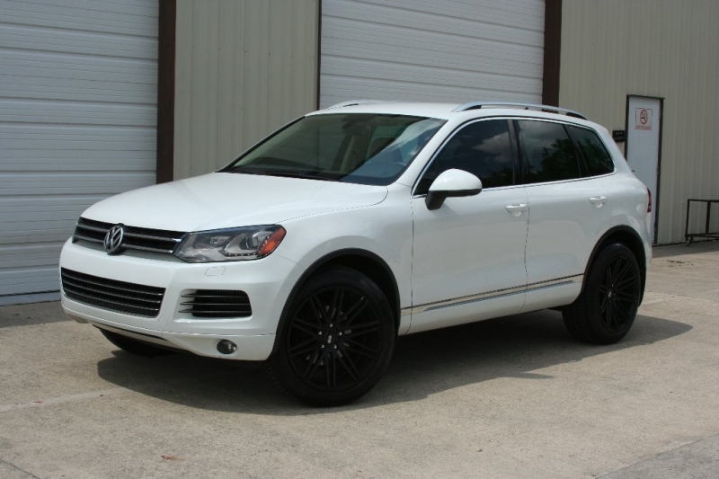 Volkswagen Touareg 2012 price $15,750