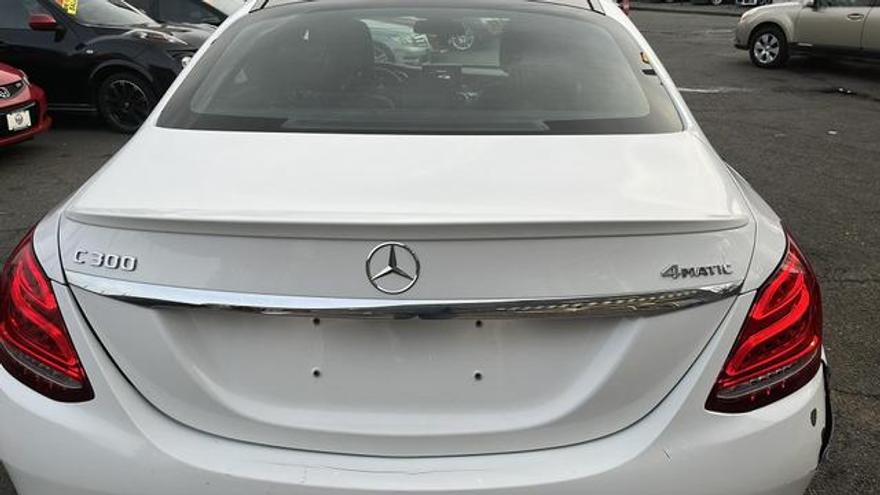 Mercedes-Benz C-Class 2017 price $15,950
