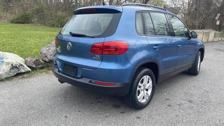 Volkswagen Tiguan 2017 price $11,750