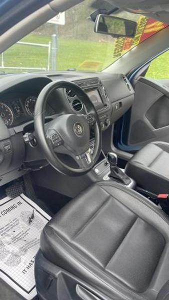 Volkswagen Tiguan 2017 price $11,750